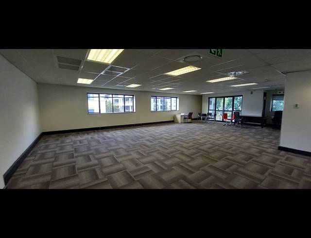 187M² OFFICE TO LET IN BRYANSTON